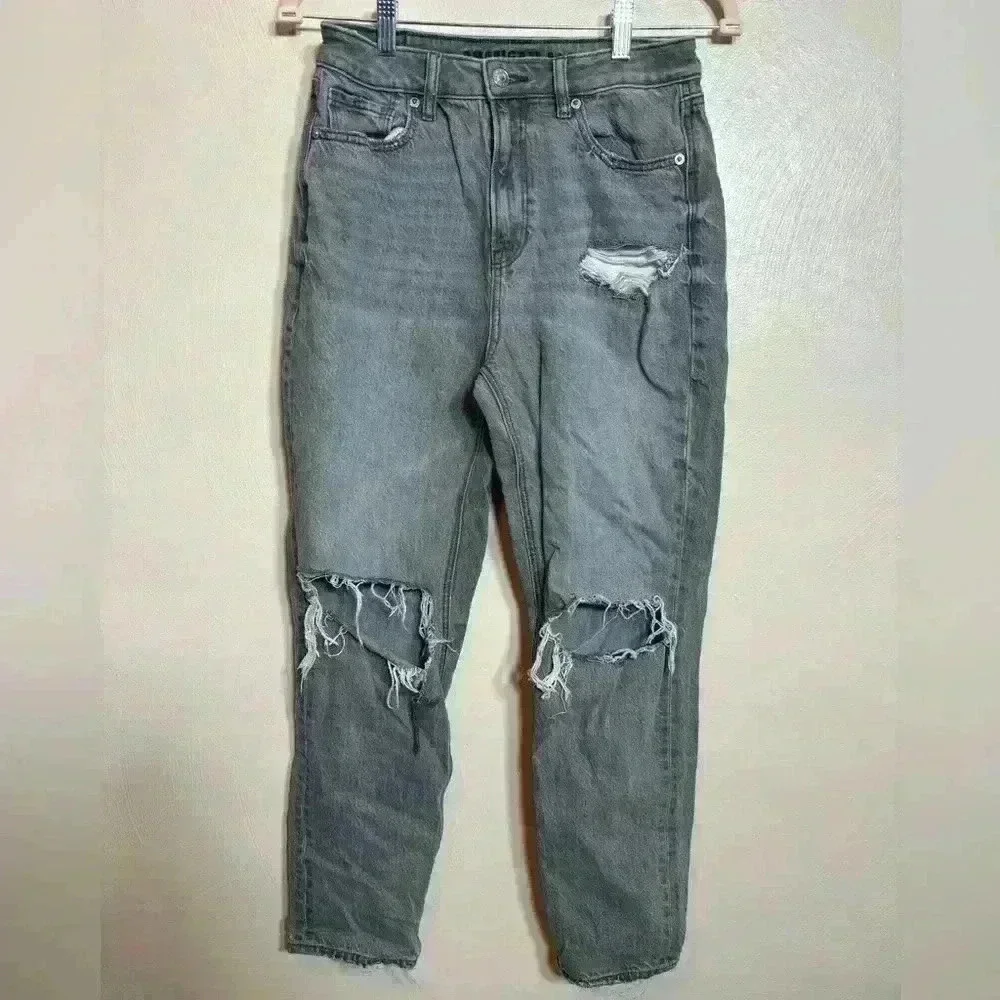 American Eagle AEO Women's Mom‎ Jeans Gray Ripped Distressed Size 4